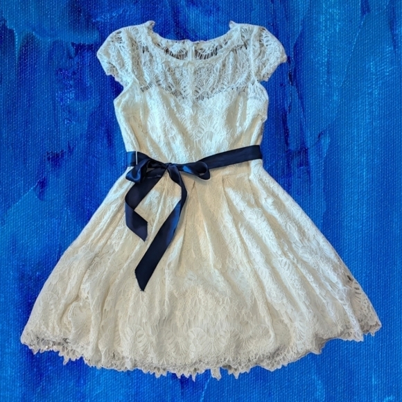 ivory lace dress tulle lined coquette ribbon belt fit & flare Party dress sz 14 - Picture 8 of 8
